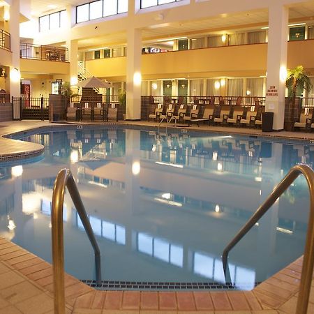 Plaza Hotel & Suites - Eau Claire Bagian luar foto