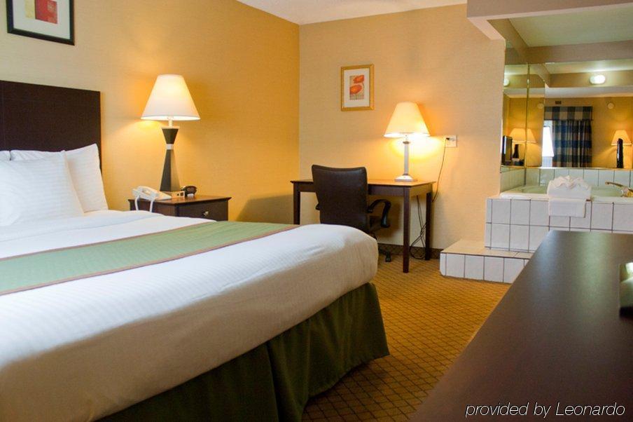 Plaza Hotel & Suites - Eau Claire Bagian luar foto