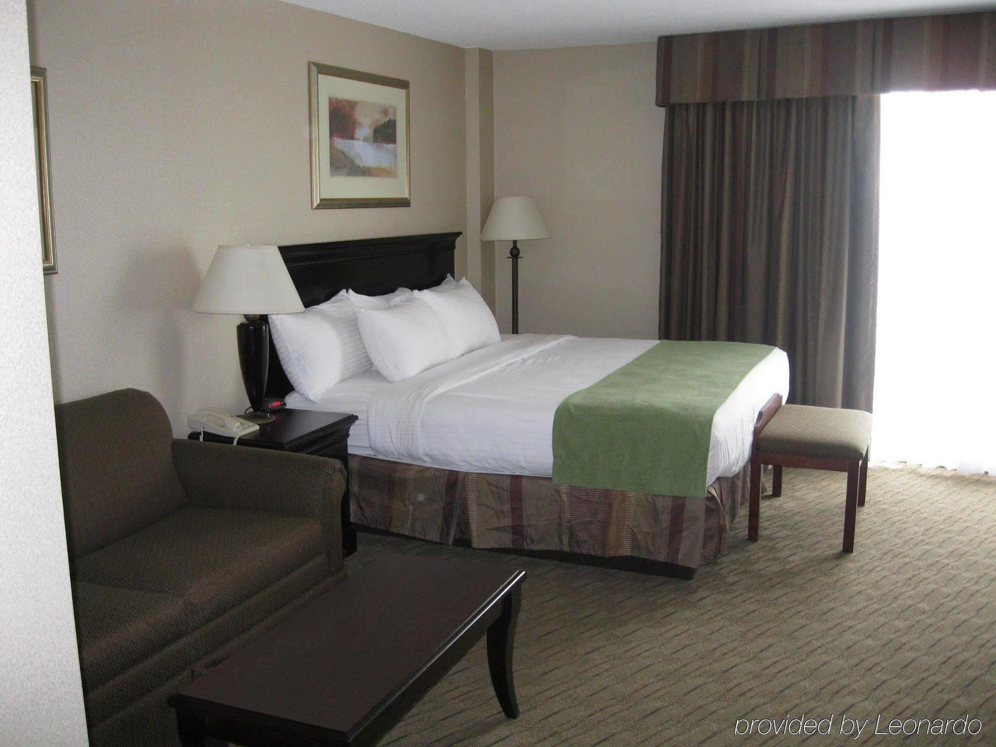 Plaza Hotel & Suites - Eau Claire Bagian luar foto