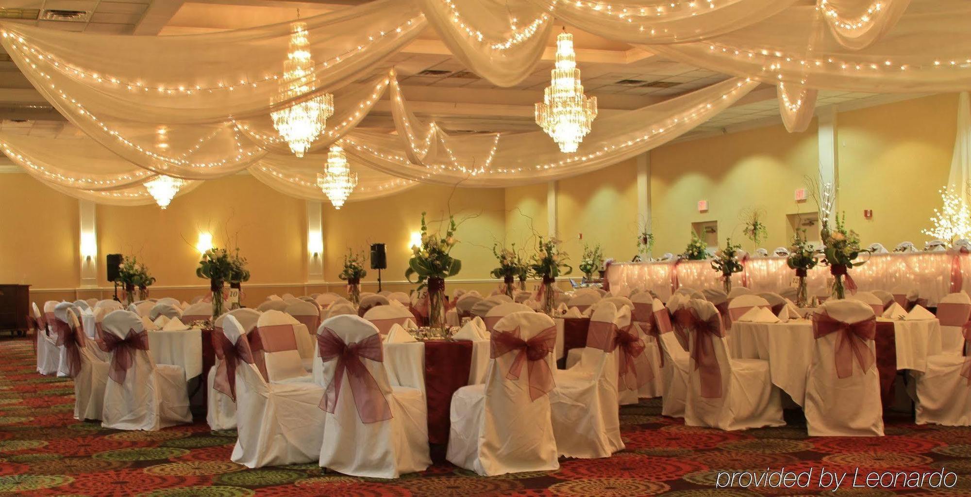 Plaza Hotel & Suites - Eau Claire Bagian luar foto