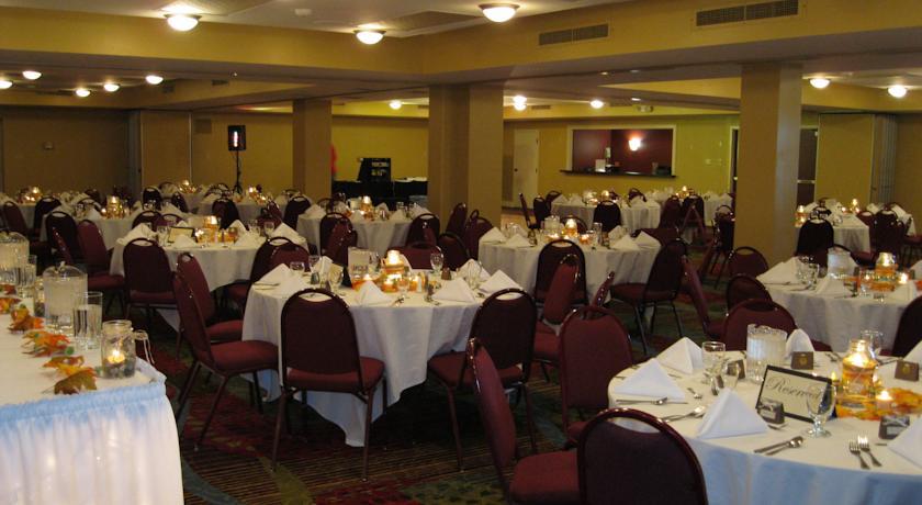 Plaza Hotel & Suites - Eau Claire Bagian luar foto