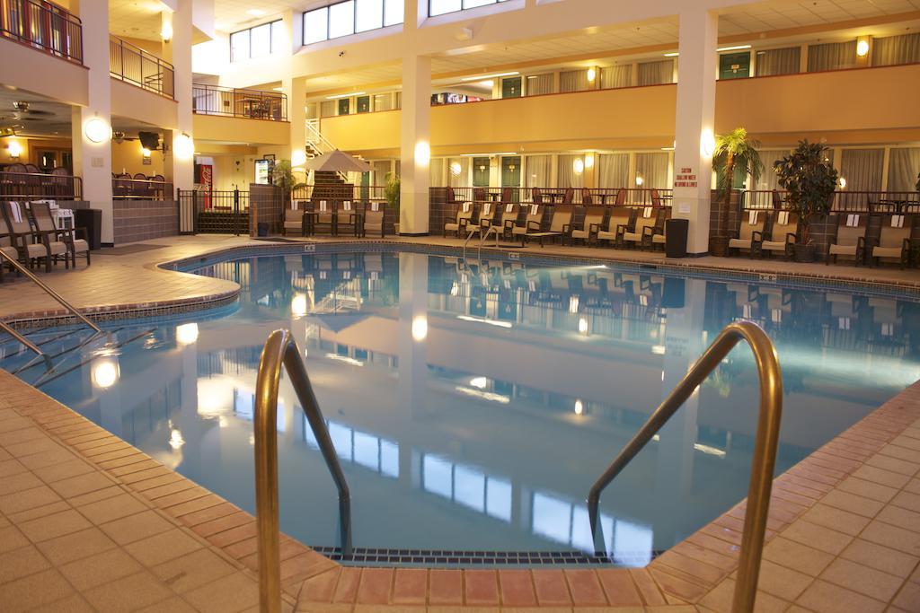 Plaza Hotel & Suites - Eau Claire Bagian luar foto